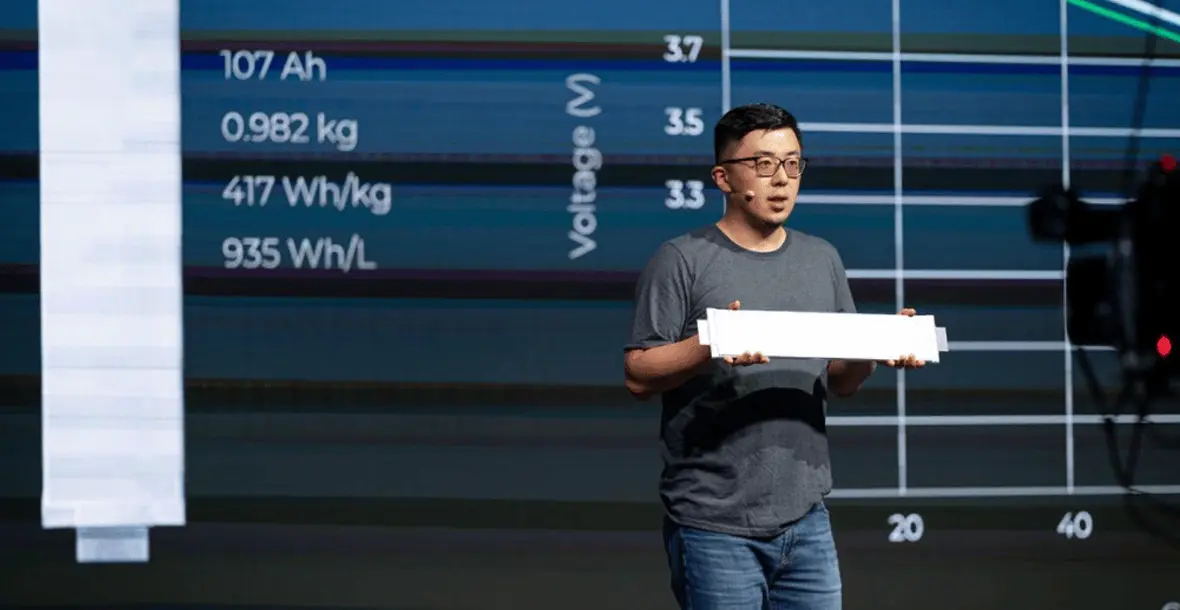 Qichao Hu unveiling SES AI's 107 Ah large-format Li-Metal battery, Apollo, at Battery World 2021